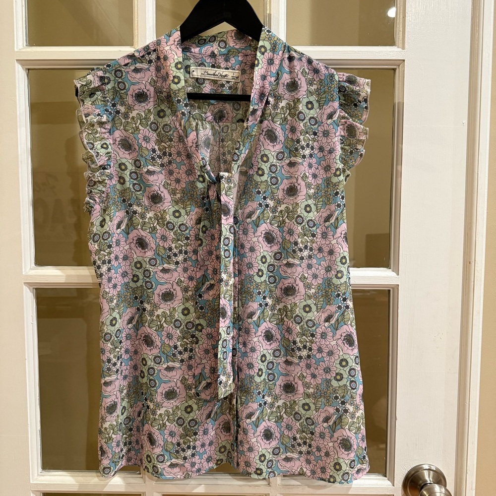 Boundless North Sleeveless Top Ruffle Delicate Floral Design Women Size Small